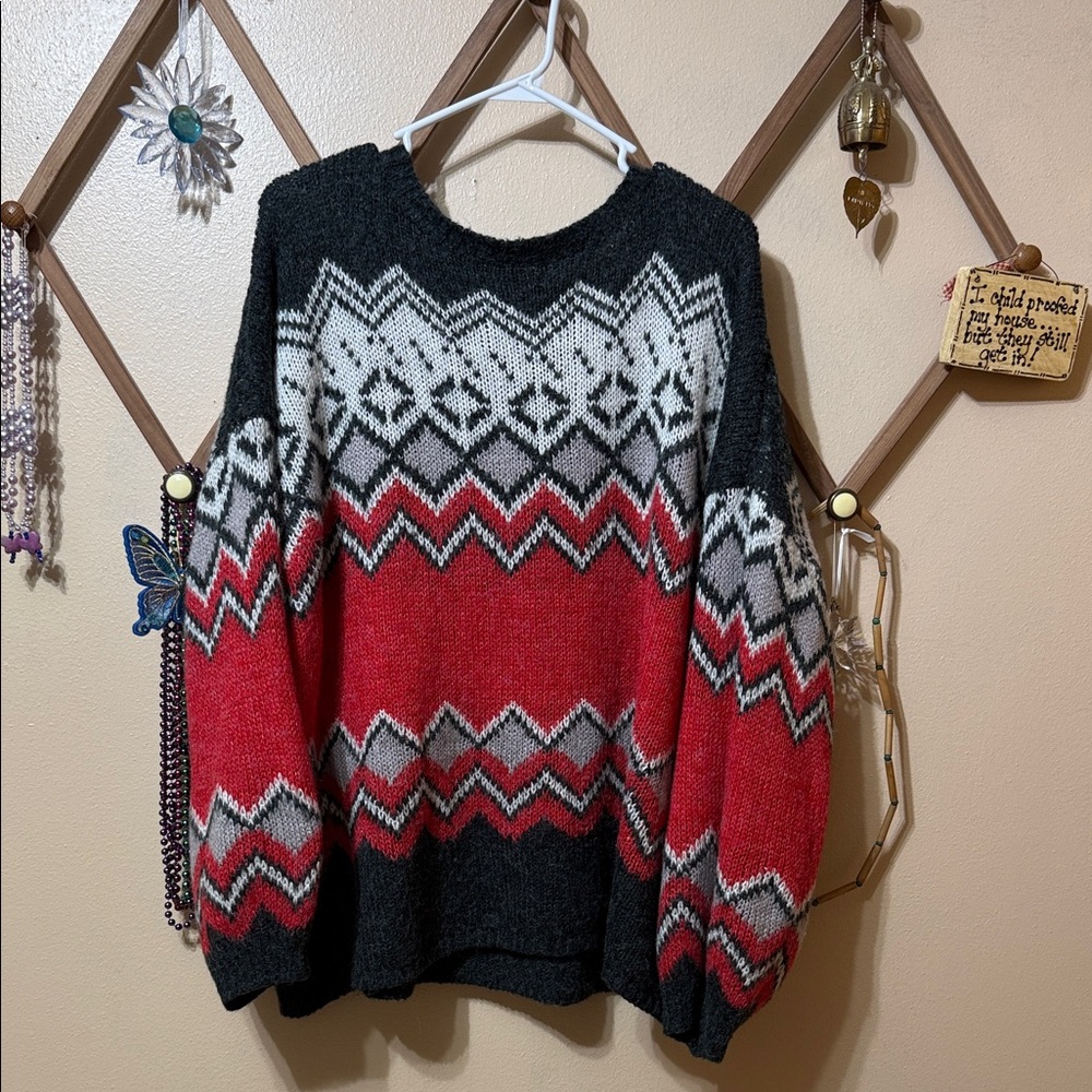 Entro Black and Red Patterned Sweater